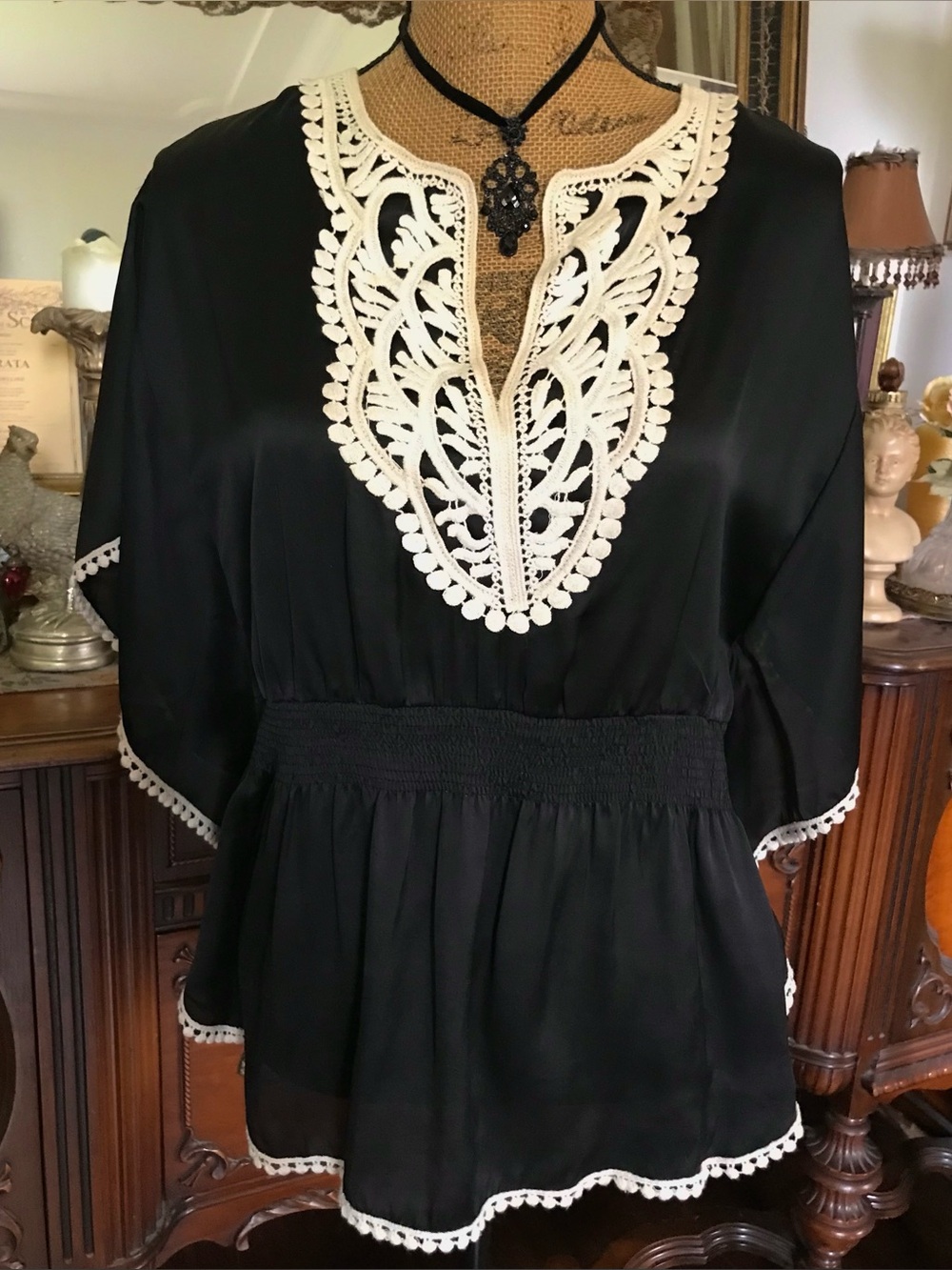 Vintage 60’s/70’s-Inspired Boho Hippie Black Silk w Applique Angel Sleeve Blouse